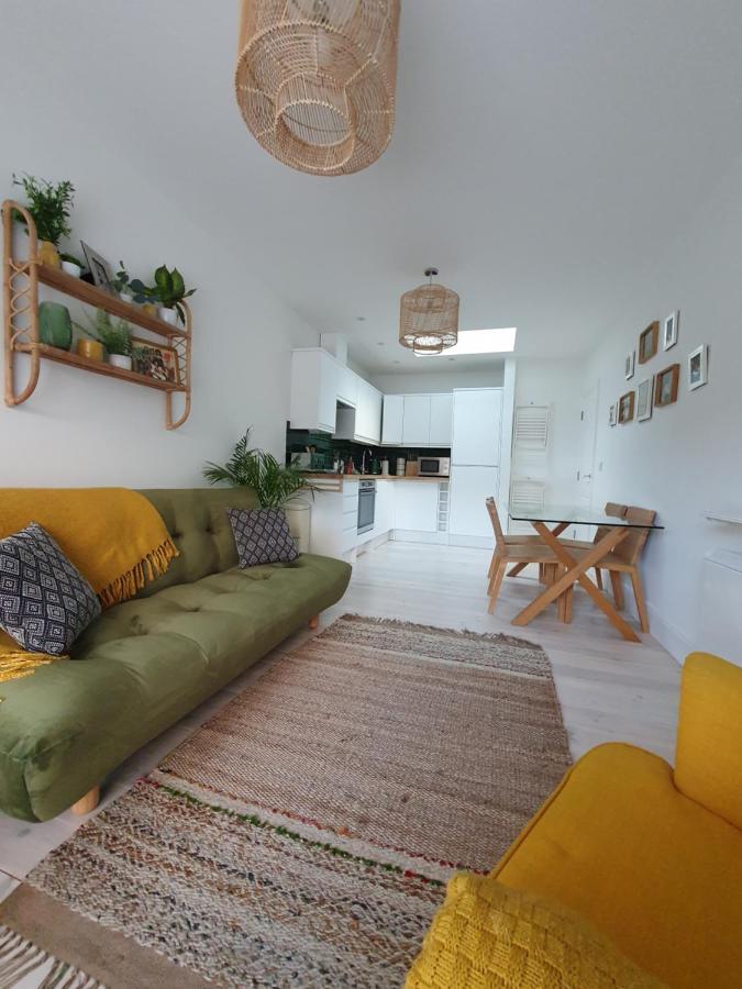 The Taylor Suite - Stunning 2-Ensuite Beds, Cathedral View Roof Garden Труро Экстерьер фото
