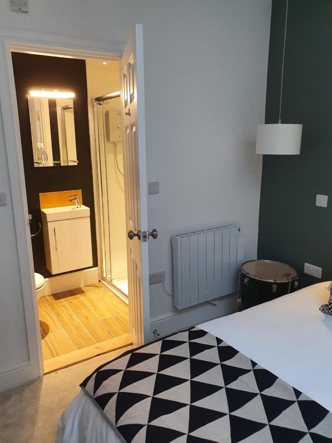 The Taylor Suite - Stunning 2-Ensuite Beds, Cathedral View Roof Garden Труро Экстерьер фото